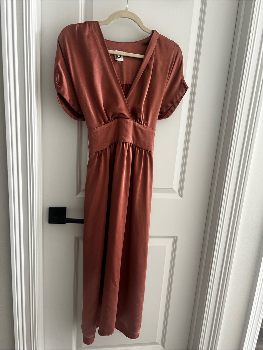 Anne Klein Satan Mid Wrap Dress Rose Gold size 8 V-Neck, Tie wrap in the Back